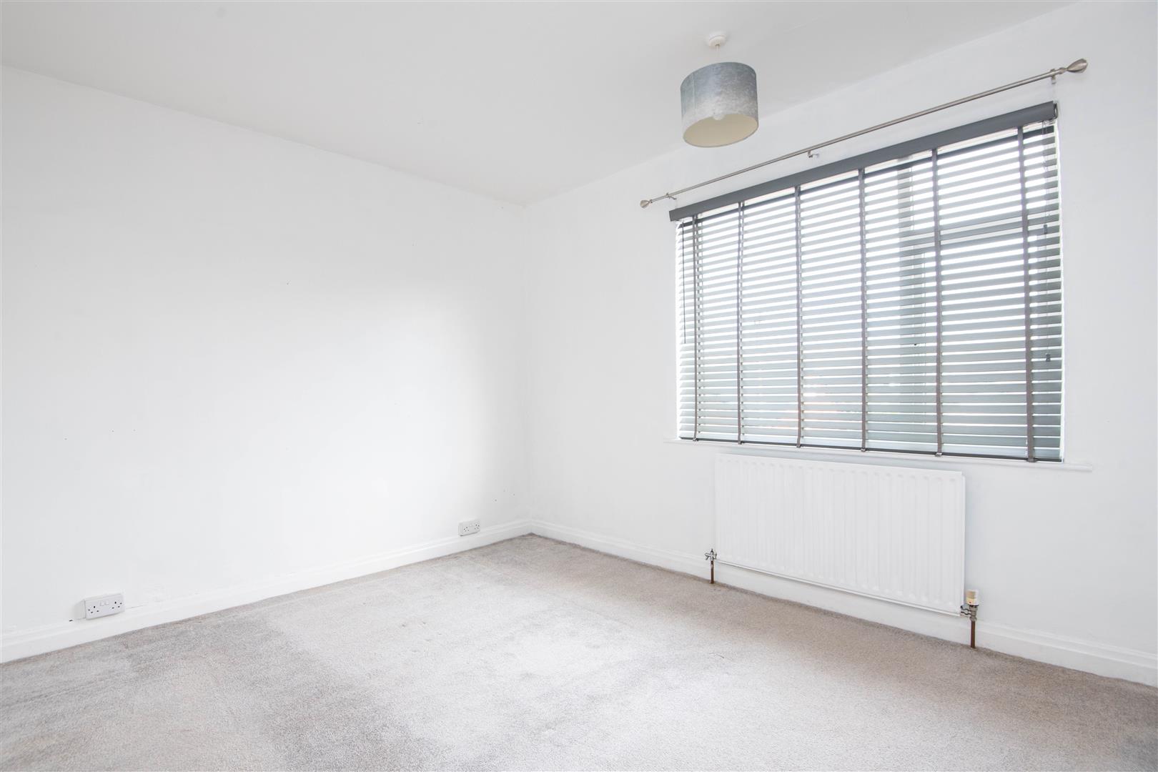 3 bed property in Stanley Avenue, Preston